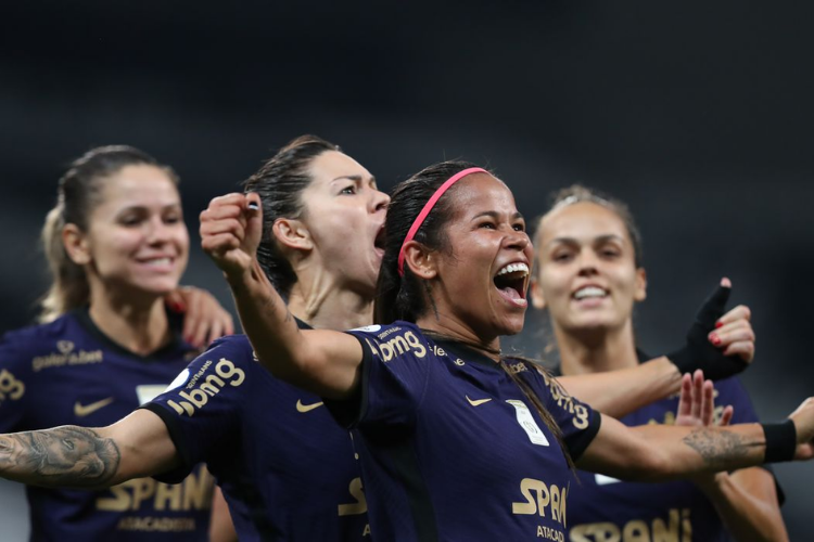 Corinthians aumenta distncia na ponta do ranking feminino de clubes